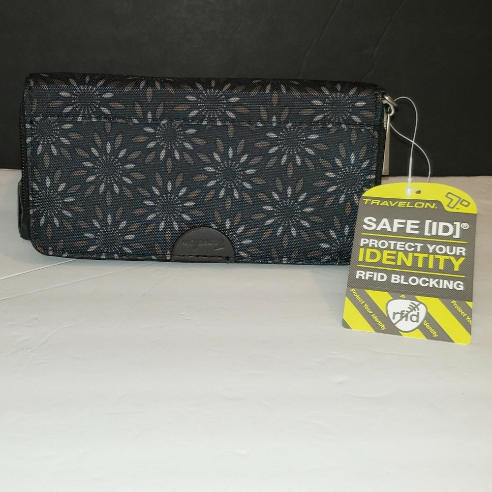 NWT Travelon Wallet - RFID BLOCKING
